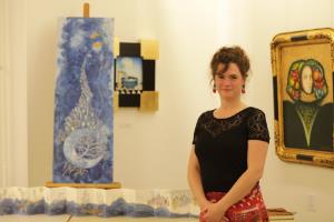 GLST, zakljucek tabora, Marion Alexandre ob svojih delih, foto Alenka Strazisar Lamovsek (4)